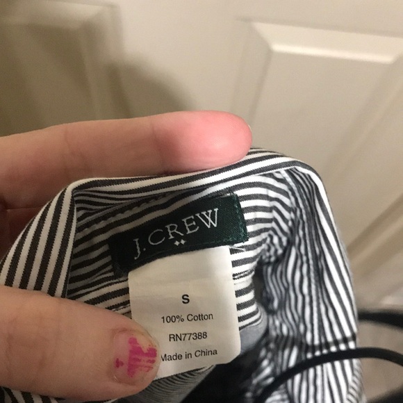 Black and white tuxedo ruffle button-down - Picture 4 of 4